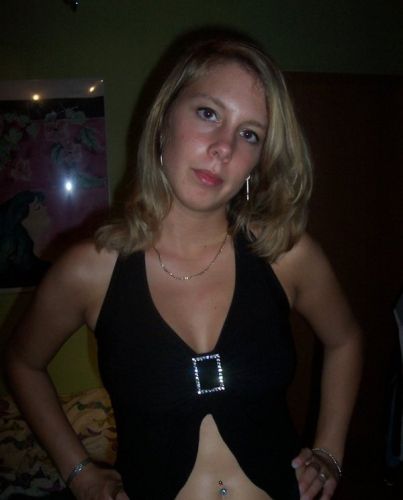 Индивидуалка Питера Вера с 3 размером груди предлагает интим услуги у метро Парк Победы  +7(911)830-07-16 