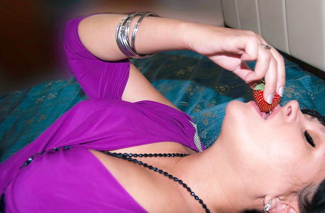 Индивидуалка Питера Виктория с 3 размером груди предлагает интим услуги у метро Девяткино  +7(981)167-67-19 - фото 4